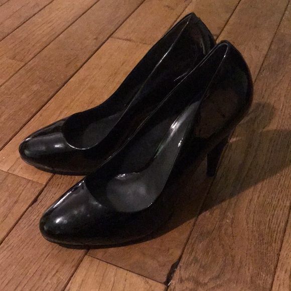 Black heels - Picture 4 of 6